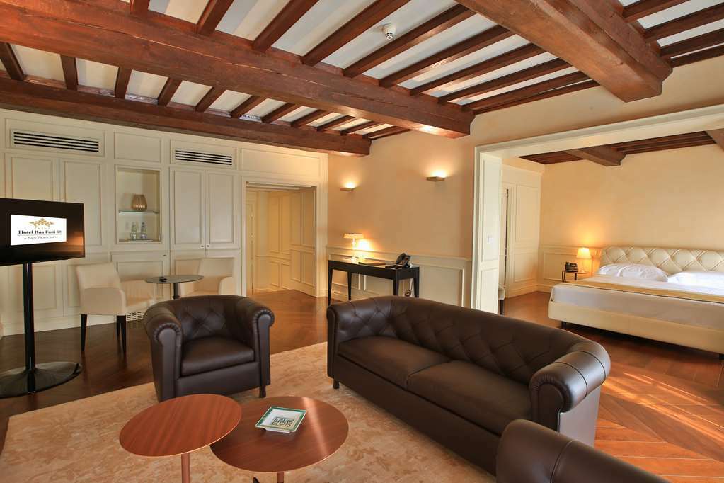 Rua Frati 48 In San Francesco Hotel Modena